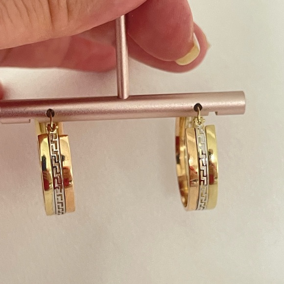 Solid 10k Gold Hoop Earrings - Picture 7 of 8